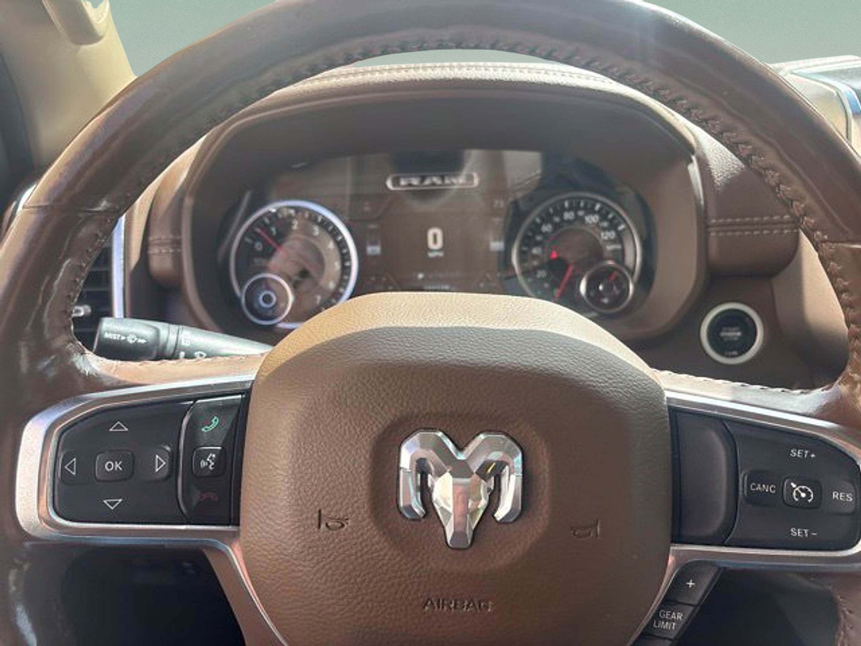 Used 2019 RAM 1500 Laramie AWD/4WD image 16