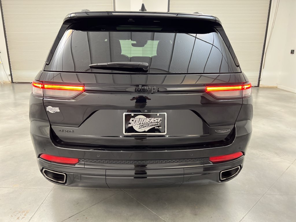 Used 2025 Jeep Grand Cherokee Summit w/ Obsidian Package AWD/4WD image 8