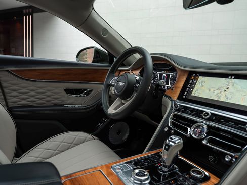 Certified 2024 Bentley Flying Spur W12 image 62