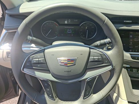 Certified 2023 Cadillac XT5 Premium Luxury AWD/4WD image 14