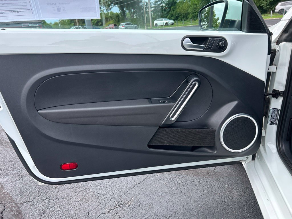 Used 2018 Volkswagen Beetle 2.0T S FWD image 16