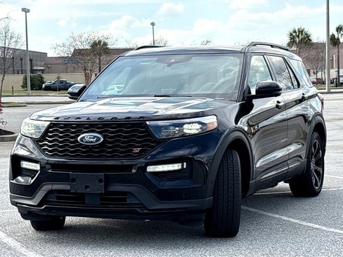 Used 2020 Ford Explorer ST w/ ST Street Pack image 3