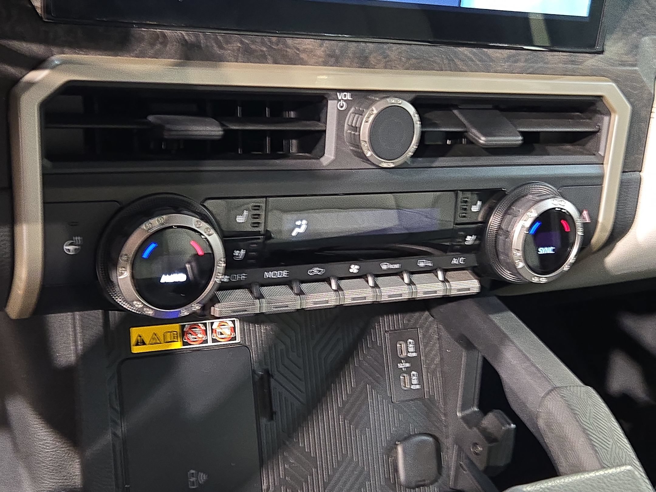 Certified 2024 Toyota Tacoma Limited w/ Limited Package (LT) AWD/4WD image 33