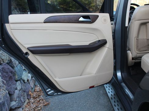 Used 2017 Mercedes-Benz GLS 450 4MATIC image 16