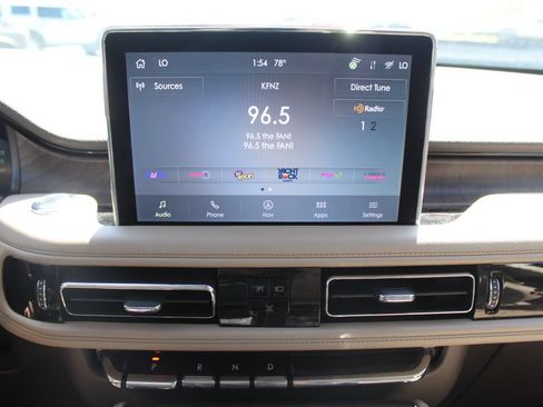 Used 2023 Lincoln Aviator Reserve w/ Equipment Group 201A AWD/4WD image 42