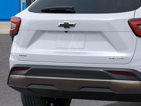 New 2026 Chevrolet Trax ACTIV w/ Sunroof Package image 14