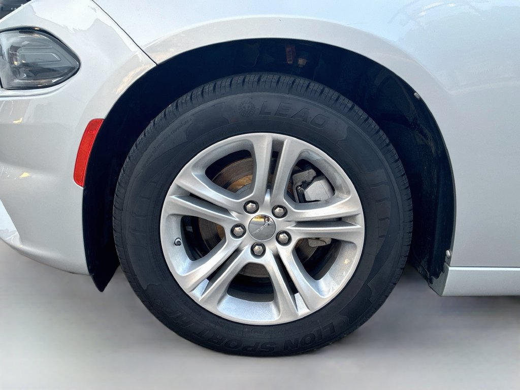 Used 2022 Dodge Charger SXT RWD image 28