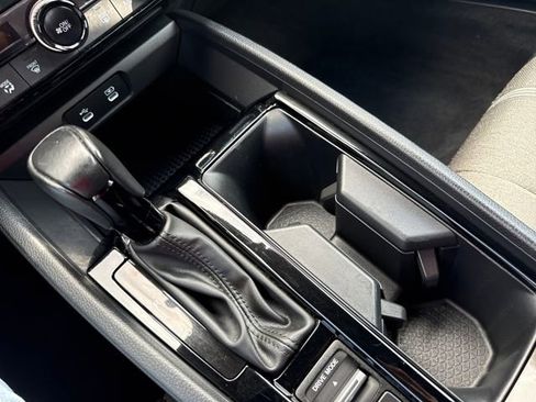 Used 2023 Honda Accord Sport image 21