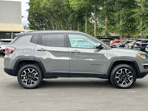 Used 2020 Jeep Compass Trailhawk AWD/4WD image 3
