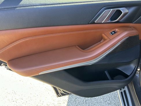 Used 2022 BMW X5 sDrive40i w/ Premium Package image 23