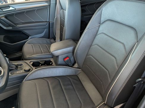 Used 2024 Volkswagen Tiguan SEL R-Line w/ MDO Package, Two-Row AWD/4WD image 11