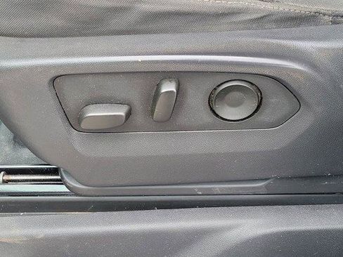 Used 2025 Chevrolet Silverado 2500 LT w/ Convenience Package image 20