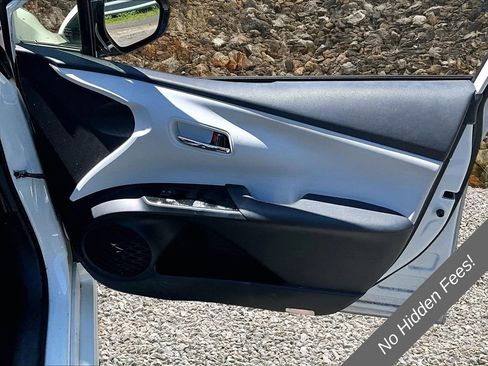 Used 2020 Toyota Prius Limited FWD image 21