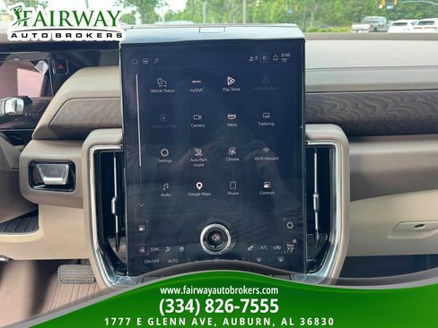 Used 2025 GMC Yukon Denali w/ Denali Reserve Package AWD/4WD image 23