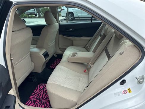 Used 2013 Toyota Camry LE FWD image 5