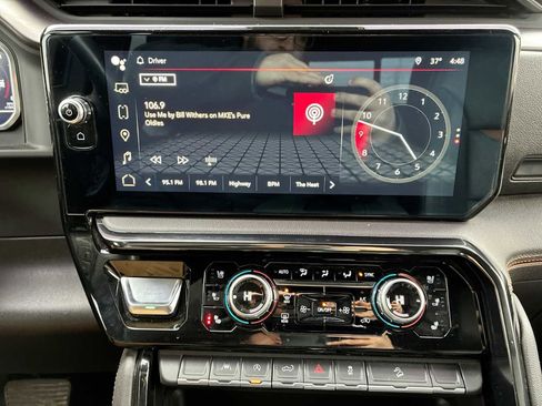 Certified 2022 GMC Sierra 1500 AT4 w/ AT4 Preferred Package image 13