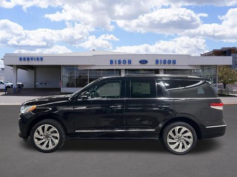 Used 2024 Lincoln Navigator Reserve AWD/4WD image 6