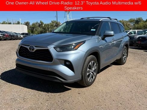 Used 2023 Toyota Highlander XLE AWD/4WD image 1
