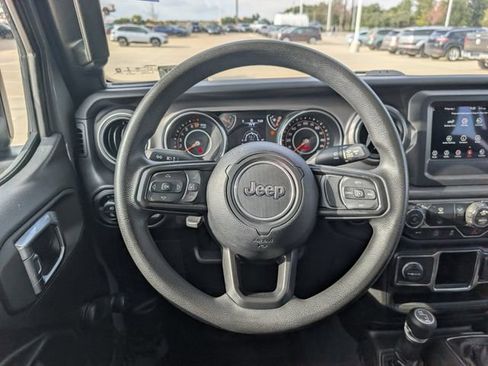 Used 2022 Jeep Gladiator Sport w/ Trailer Tow Package AWD/4WD image 22