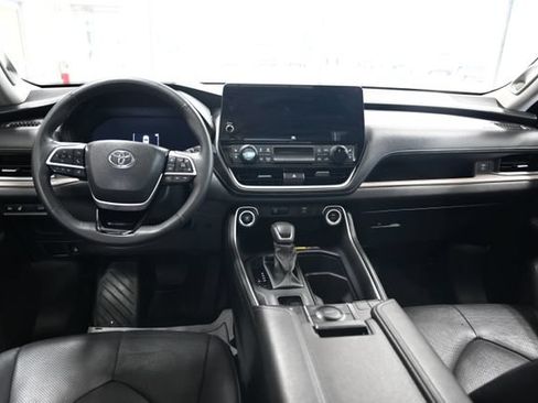 Certified 2024 Toyota Grand Highlander AWD image 14