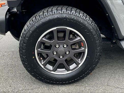 Used 2021 Jeep Gladiator Overland w/ Popular Equipment Package image 16