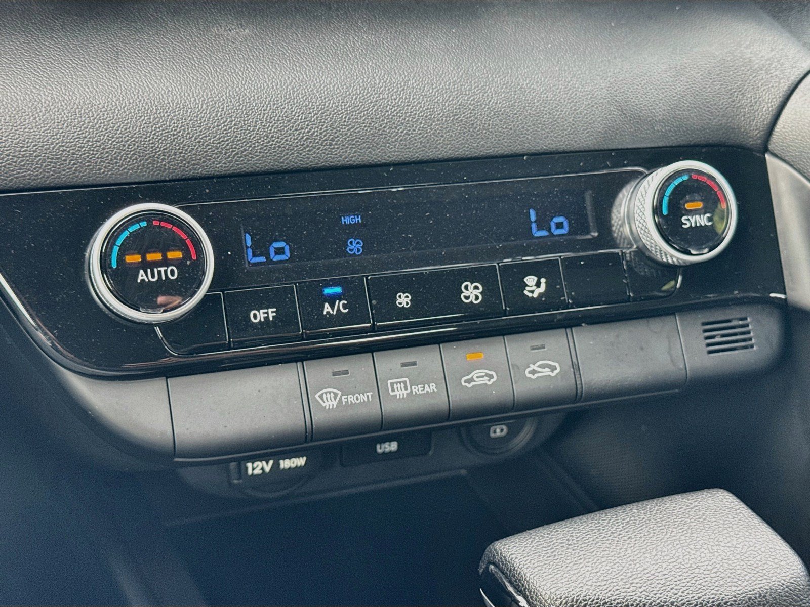 Used 2023 Hyundai Elantra SEL FWD image 15