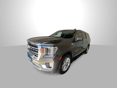 Used 2021 GMC Yukon XL SLT w/ SLT Premium Package AWD/4WD image 4