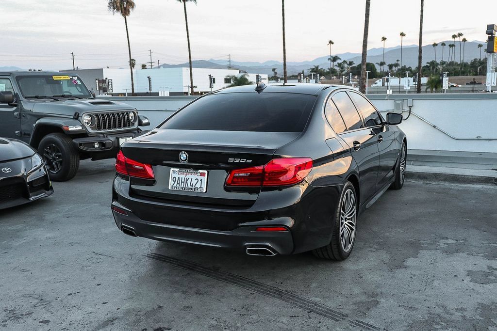 Used 2020 BMW 530e w/ M Sport Package RWD image 9