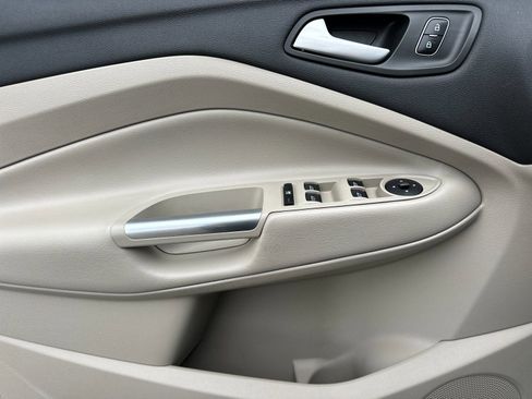 Used 2018 Ford Escape SE w/ SE Sync 3 Package image 10