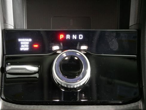 Used 2024 Jeep Grand Cherokee L Limited w/ Luxury Tech Group II image 12