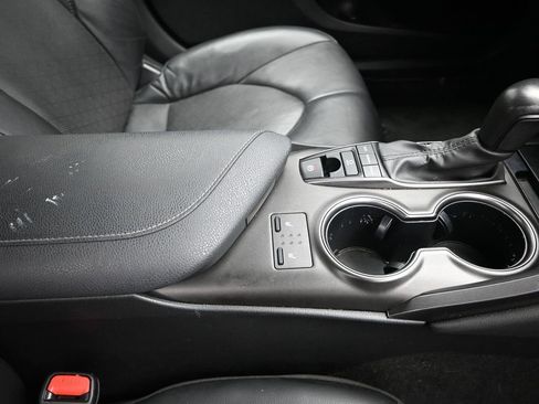 Used 2024 Toyota Camry XSE FWD image 28