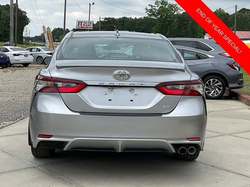 Used 2022 Toyota Camry SE image 6