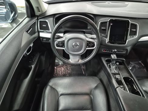 Used 2022 Volvo XC90 T5 Momentum w/ Climate Package image 13