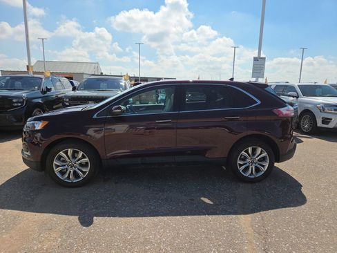 Used 2024 Ford Edge Titanium AWD/4WD image 2