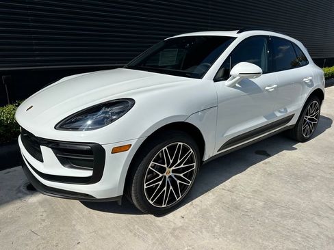Used 2026 Porsche Macan AWD/4WD image 7