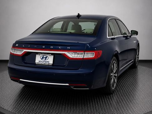 Used 2017 Lincoln Continental Select w/ Climate Package AWD/4WD image 6