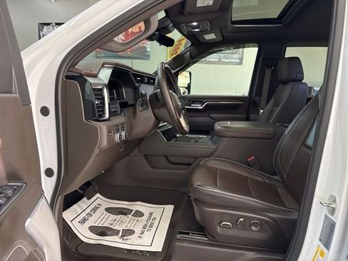 Used 2024 GMC Sierra 2500 Denali w/ Denali Reserve Package image 9