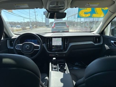 Certified 2025 Volvo XC60 B5 Plus image 18