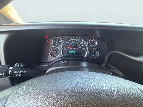 Used 2024 GMC Savana 2500 w/ Driver Convenience Package image 10