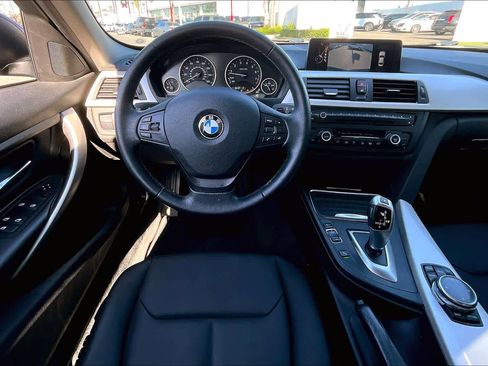Used 2014 BMW 320i Sedan image 5