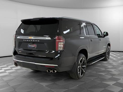 Used 2024 Chevrolet Suburban Premier image 3