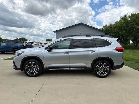 Used 2026 Subaru Ascent Touring AWD/4WD image 3
