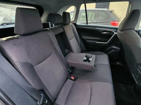 Used 2019 Toyota RAV4 XLE w/ Convenience Package image 40