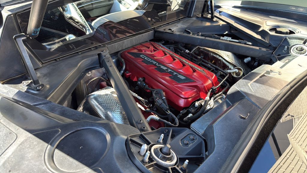 Used 2024 Chevrolet Corvette Stingray Preferred Cpe w/ Z51 Performance Package RWD image 18