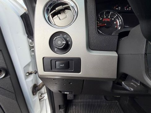 Used 2014 Ford F150 FX4 w/ Equipment Group 402A Luxury AWD/4WD image 31