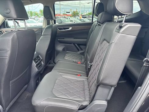 Certified 2025 Volkswagen Atlas SEL Premium R-Line AWD/4WD image 28