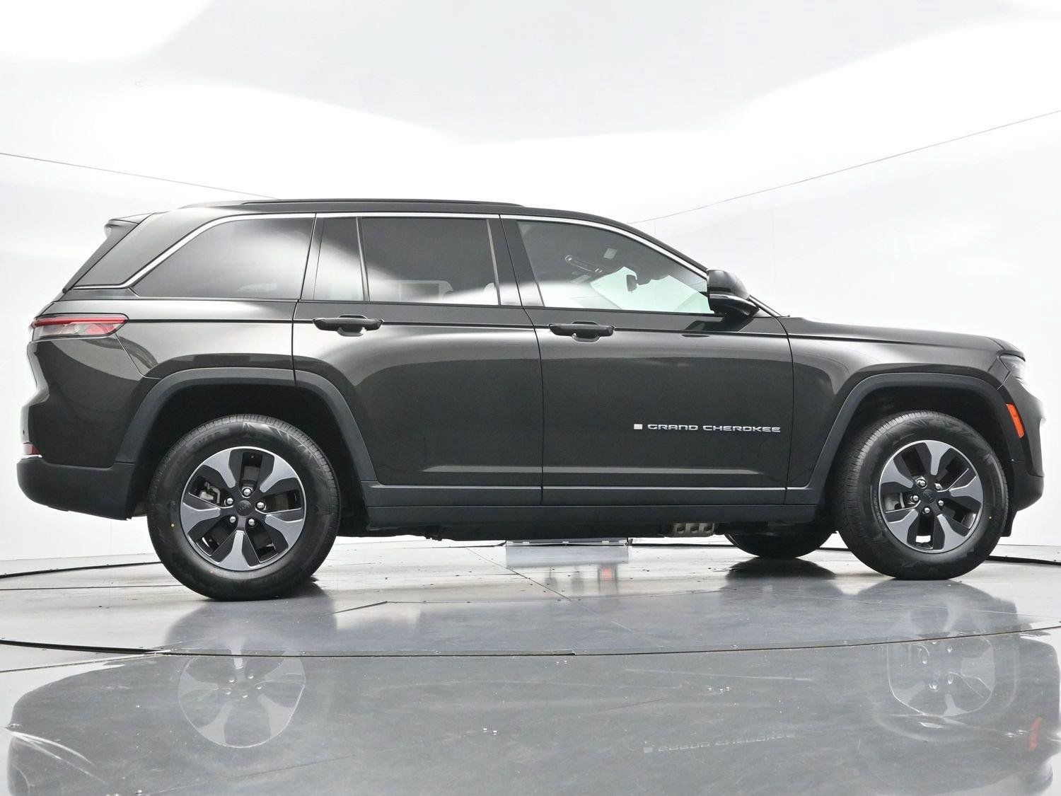 Used 2024 Jeep Grand Cherokee Limited 4xe AWD/4WD image 55