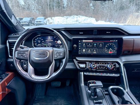 Used 2023 GMC Sierra 1500 Denali Ultimate image 22