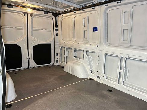 Used 2025 Mercedes-Benz Sprinter 2500 image 14