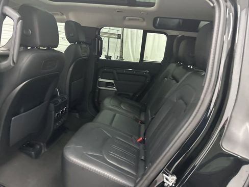 Used 2021 Land Rover Defender 110 SE image 21